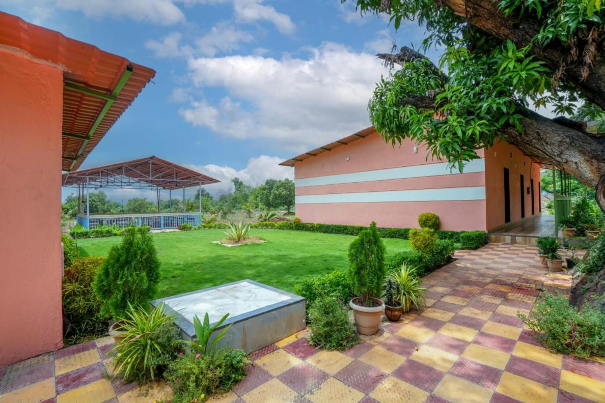 Mahalakshmi Agro Tourism Poinad Exterior foto