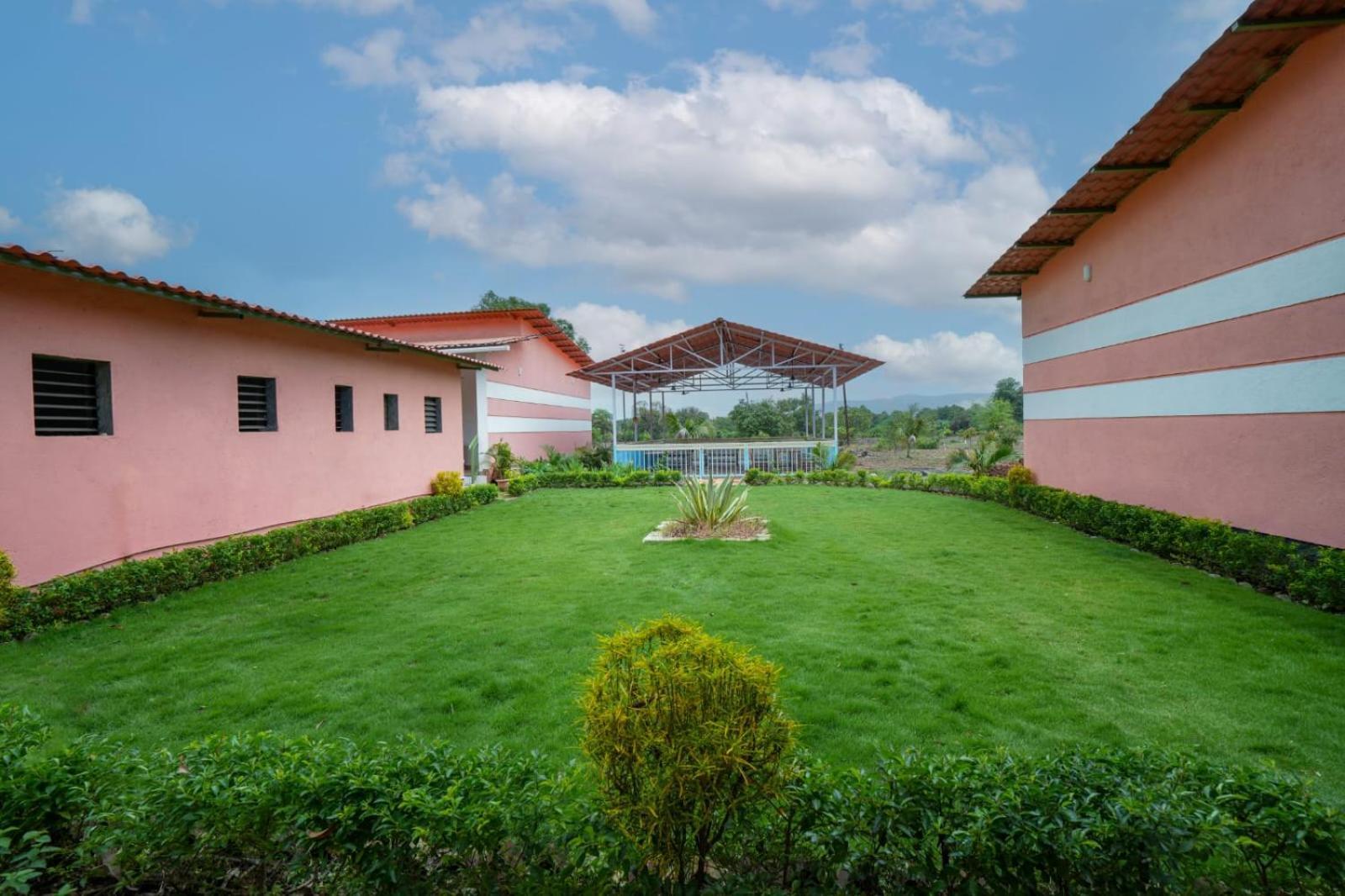 Mahalakshmi Agro Tourism Poinad Exterior foto